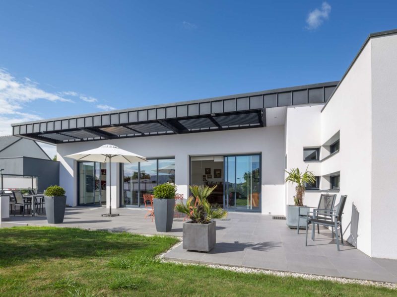 Contemporaine-plain-pied-architecte-VANNES-800x598