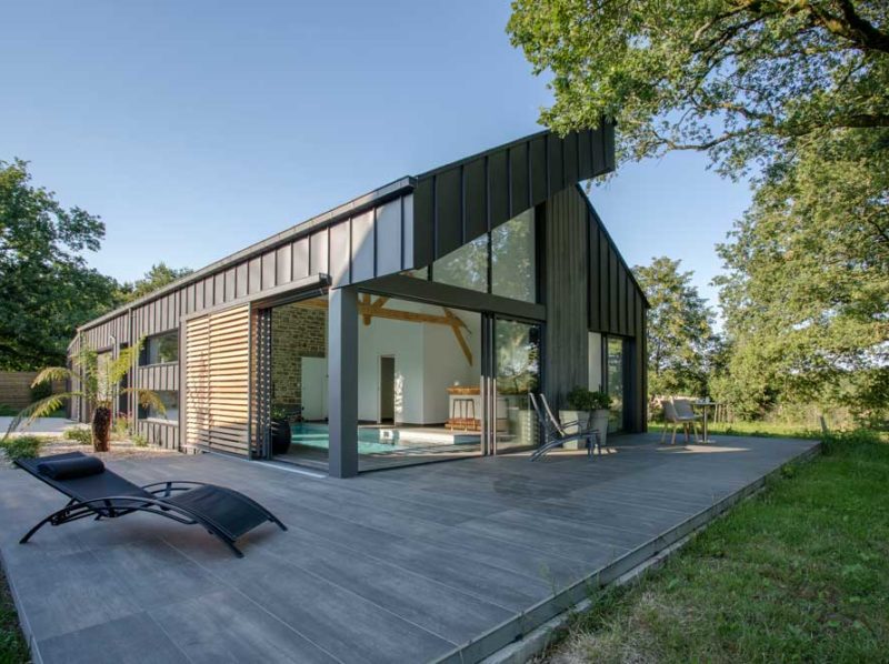 TERRASSE-PISCINE-INTERIEURE-800x598