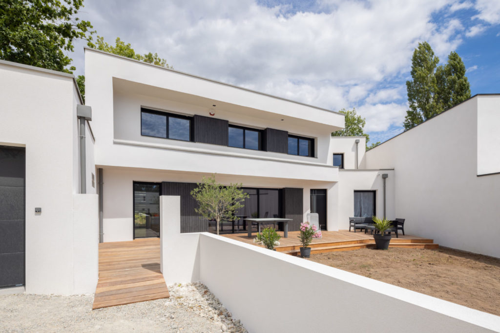Maison-cubique-contemporaine-Arradon-1024x683